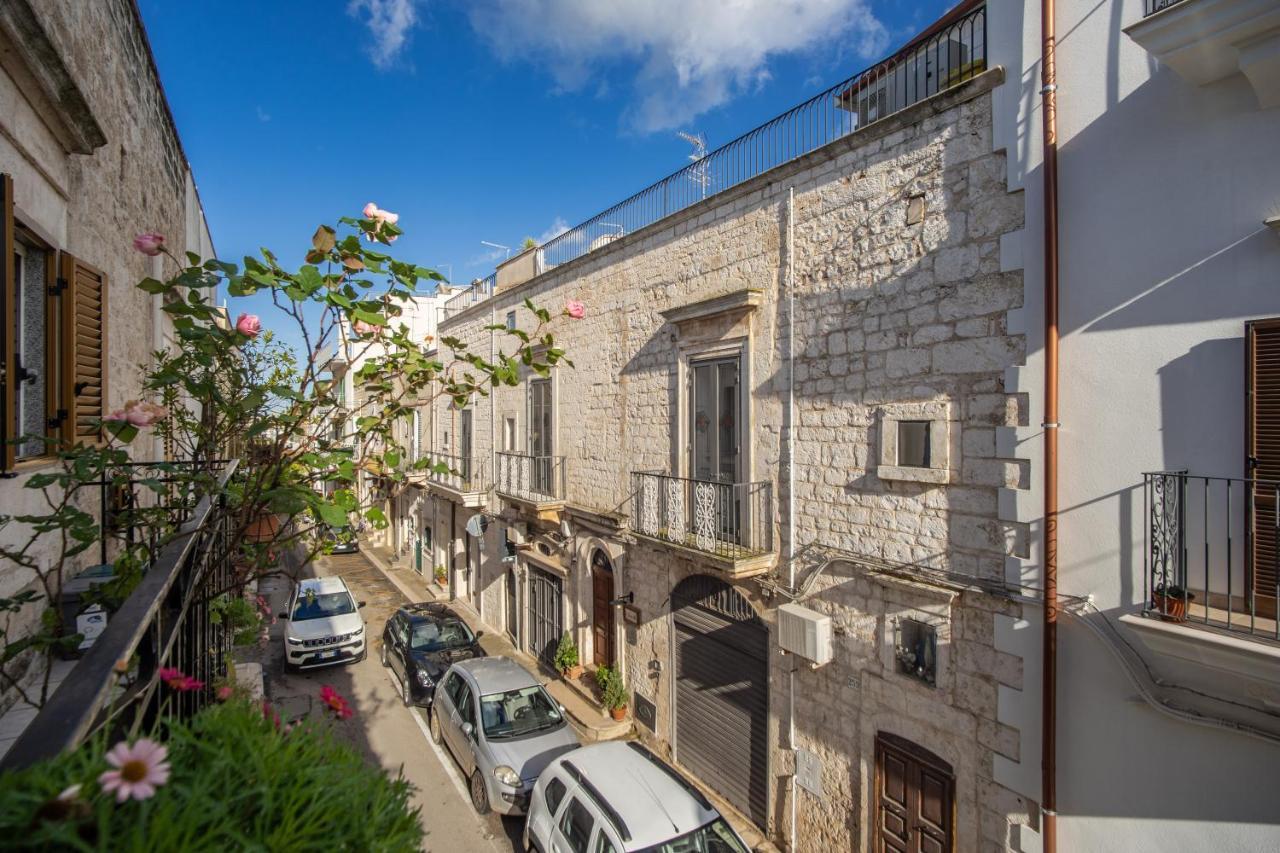 Palazzo Stunis - Dimora Di Charme Bed & Breakfast Ostuni Bagian luar foto