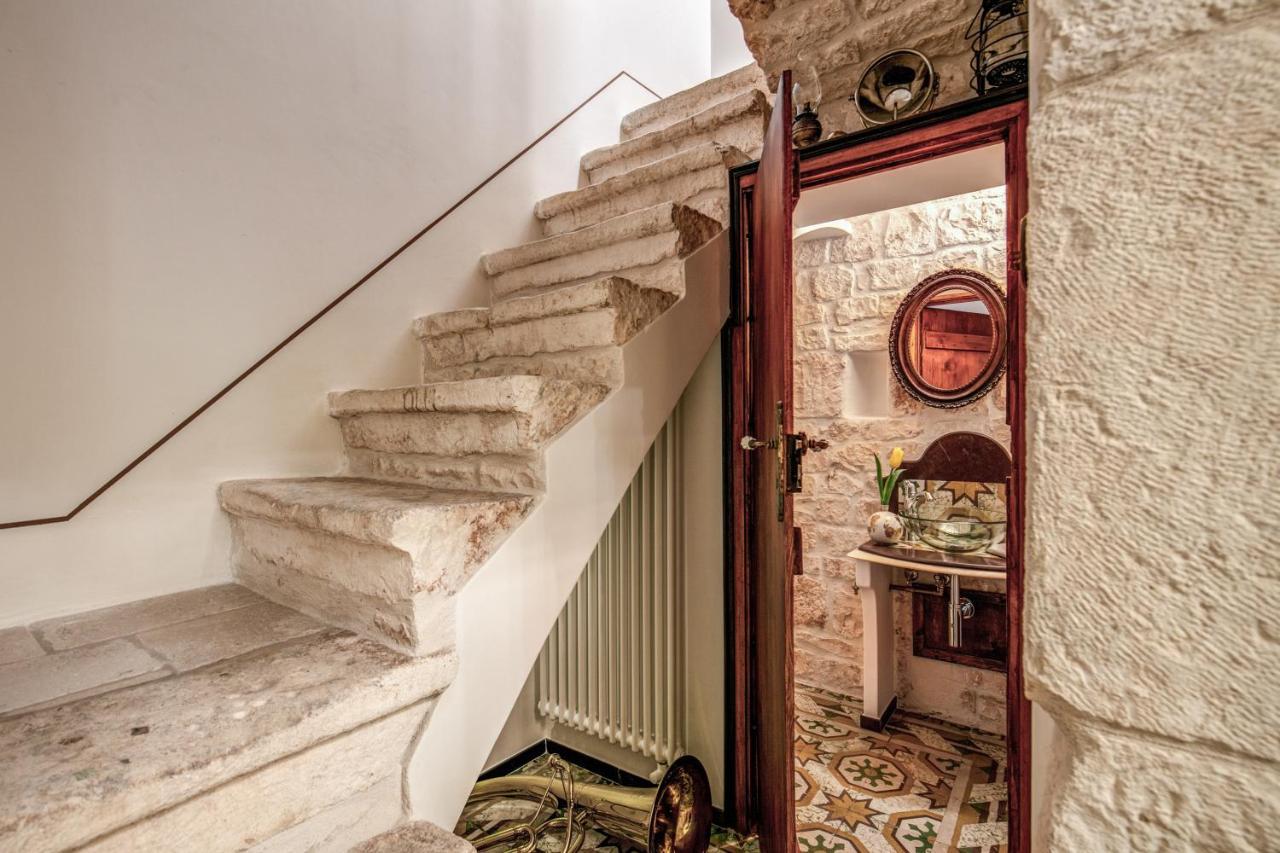 Palazzo Stunis - Dimora Di Charme Bed & Breakfast Ostuni Bagian luar foto