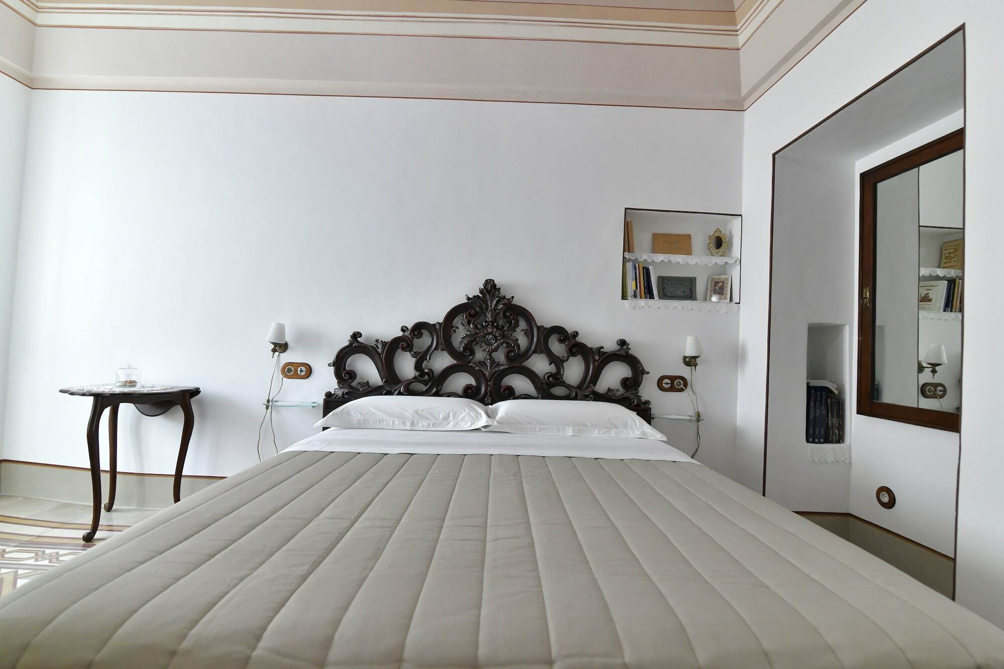Palazzo Stunis - Dimora Di Charme Bed & Breakfast Ostuni Bagian luar foto